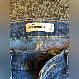 Girls Abercrombie skinny jeans. Size 14